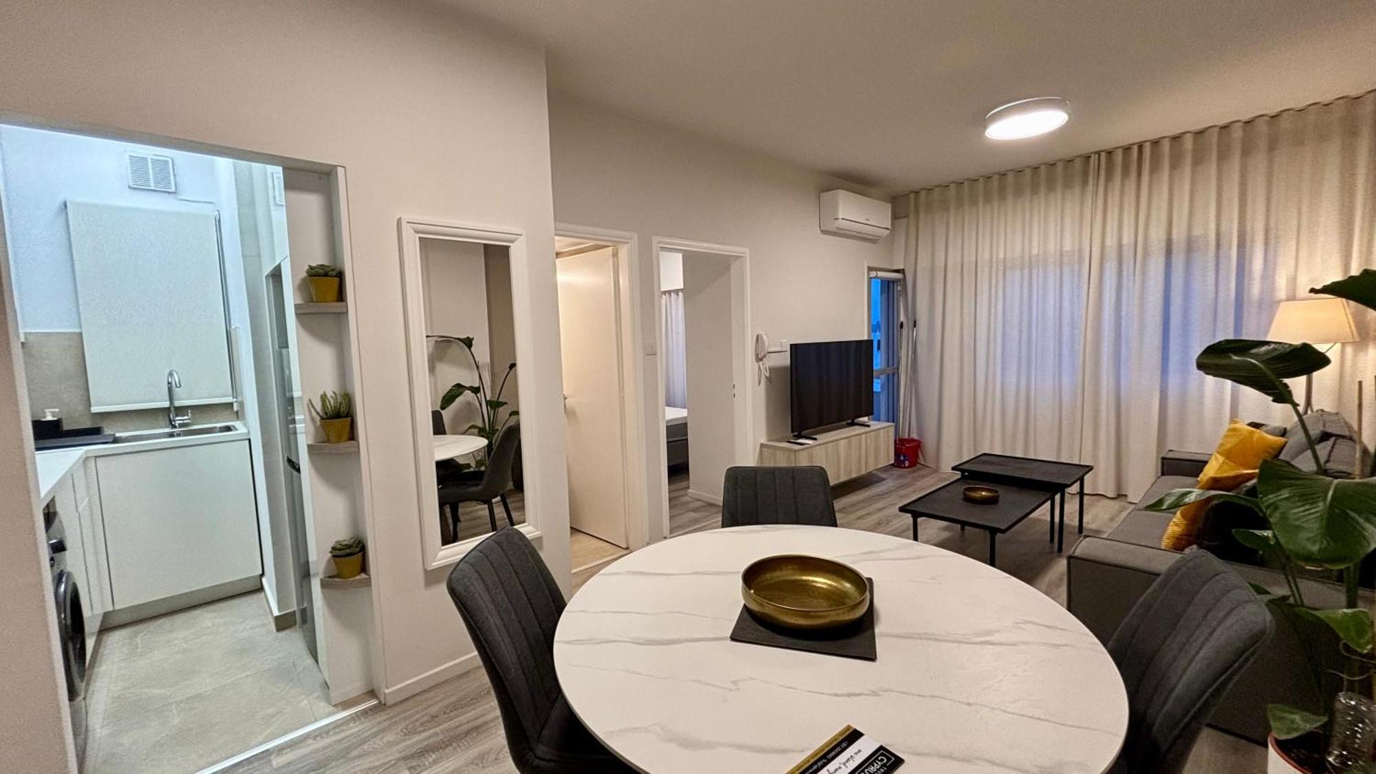 Seabreeze City Center Flats By Trulycyprus Lemesos Exteriér fotografie